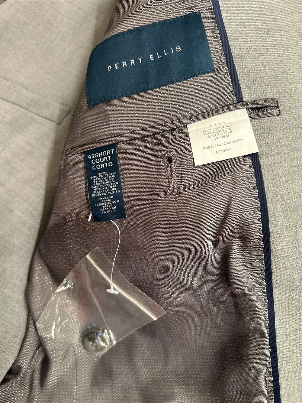 Perry Ellis Modern Fit Two-Button Light Gray Men's Sport Coat Size 42 Short.